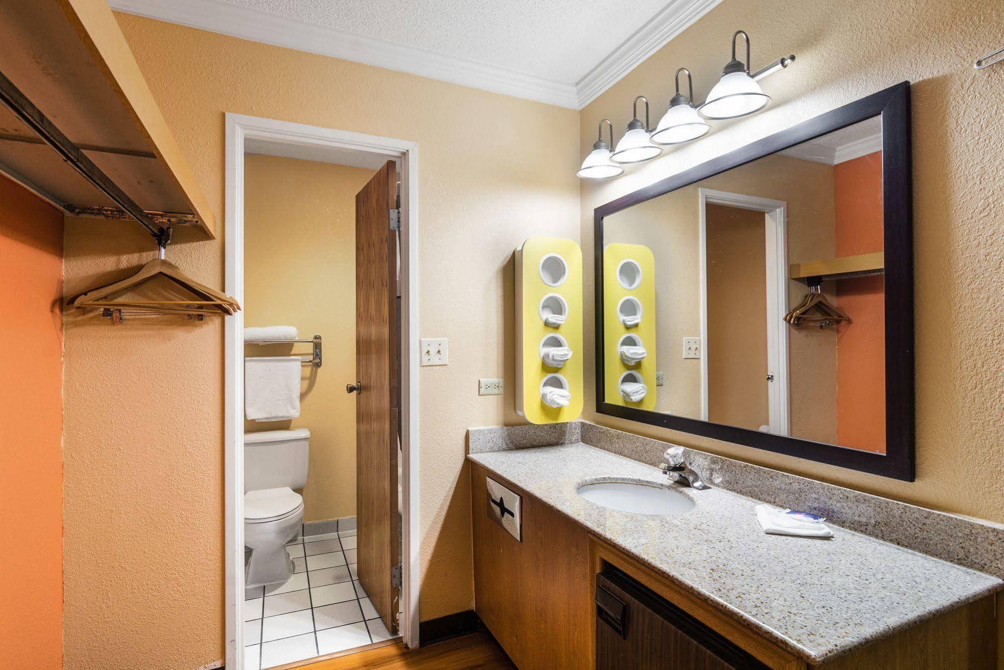 Motel 6-Libertyville, Il ภายนอก รูปภาพ