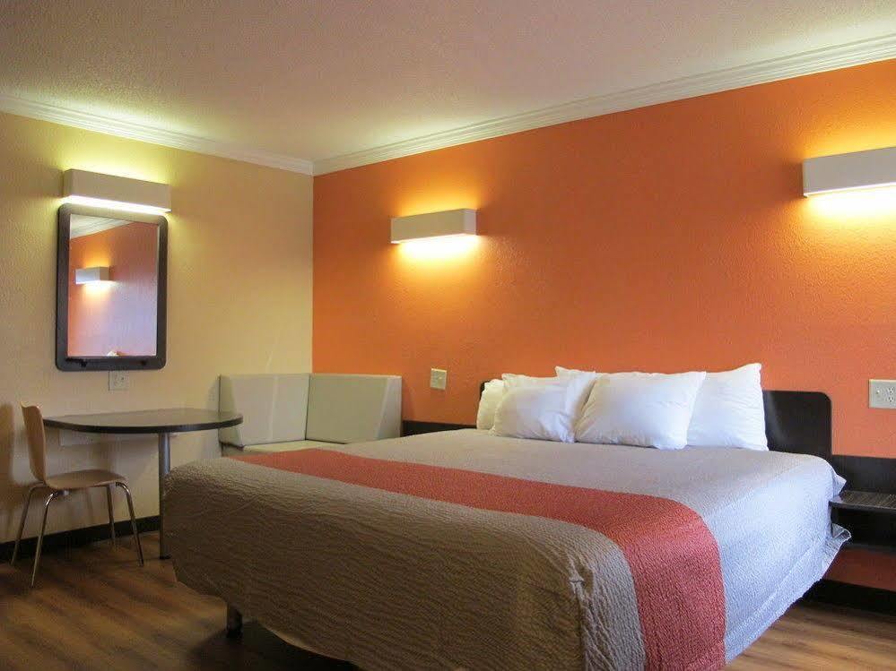 Motel 6-Libertyville, Il ภายนอก รูปภาพ